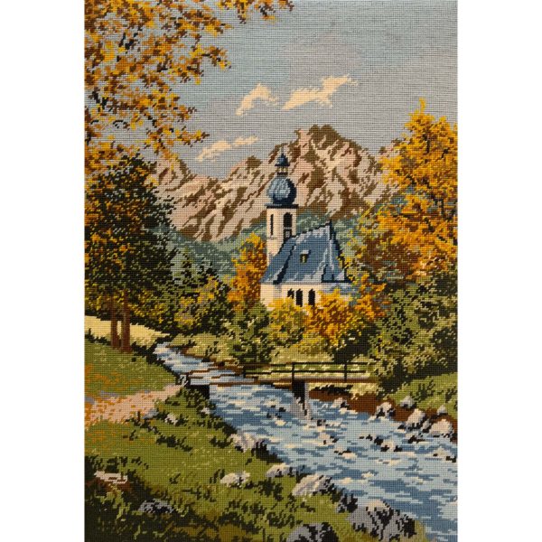 Templom a folyóparton